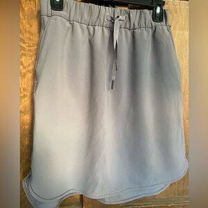 LULULEMON On the fly skirt. Size 6. Never worn.